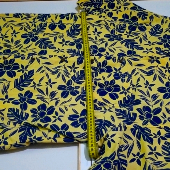 High Sierra - Button down shirt, Size  - L, Color - Yellow W/blue floral/leaf - Picture 8 of 9
